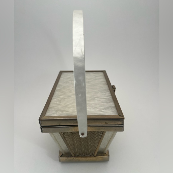 Vintage 40’s Tyrolean NY Woman Lucite Pearl & Gold Metal with Mirror Box Bag - Picture 5 of 13